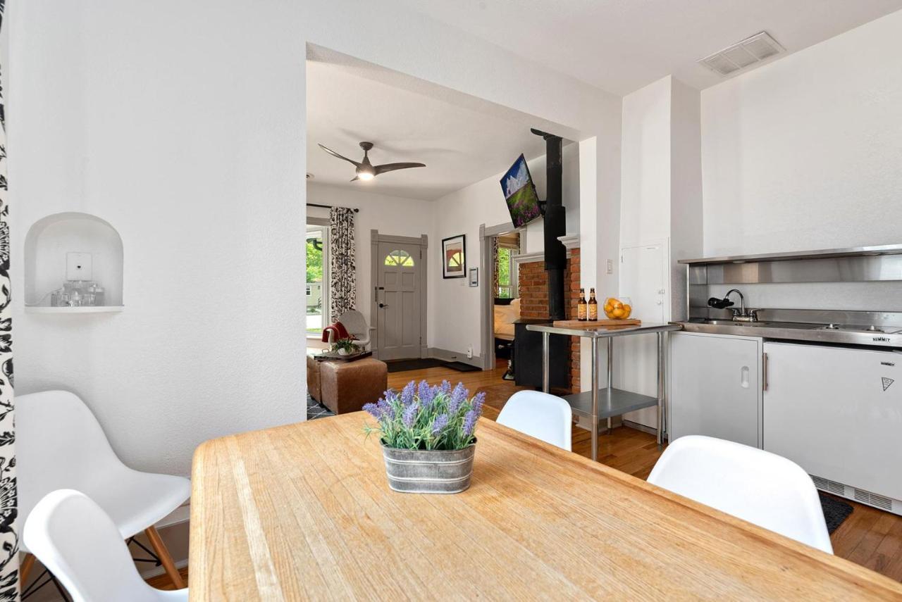 Lola House! Cozy Comfort, Prime Old Town Location Fort Collins Bagian luar foto
